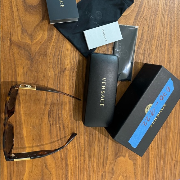 Chance to Buy Authentic Unisex Versace Medusa shades at a great price. - Picture 2 of 7